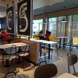 McDonald's Makó, Makó - Belső