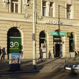 McDonald's - Jászai Mari tér Budapest - Külső kép