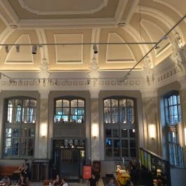 McDonald's - Nyugati Pályaudvar Budapest - Belső