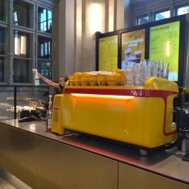 McDonald's - Nyugati Pályaudvar Budapest - Belső