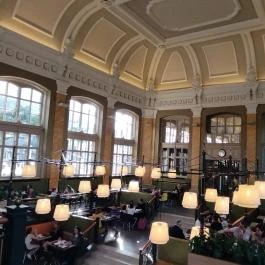 McDonald's - Nyugati Pályaudvar Budapest - Belső