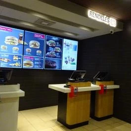 McDonald's - Üllői út Budapest - Belső