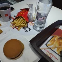 McDonald's Velence Velence - Étel/ital