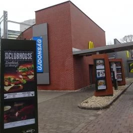 McDonald's - Vörösvári út Budapest - Külső kép
