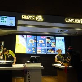 McDonald's - Vörösvári út Budapest - Belső