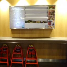 McDonald's - Vörösvári út Budapest - Belső