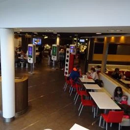 McDonald's - Vörösvári út Budapest - Belső