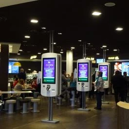 McDonald's - Vörösvári út Budapest - Belső