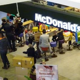 McDonald's - WestEnd City Center Budapest - Belső