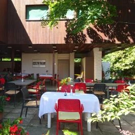 Melis Hotel étterme Balatonlelle - Külső kép