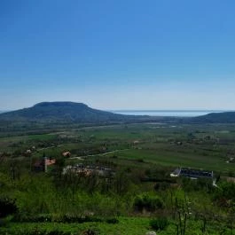 Mennyország Kerthelyiség, Hegymagas - Külső kép