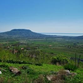 Mennyország Kerthelyiség, Hegymagas - Külső kép