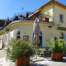 Menta Café & Lounge, Székesfehérvár - Külső kép