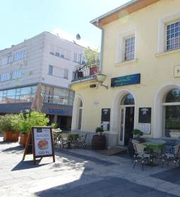 Menta Café & Lounge