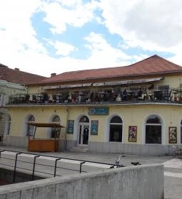 Menta Café & Lounge