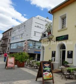 Menta Café & Lounge