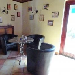 Menta Kávézó & Falatozó, Sarród - Belső