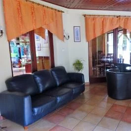 Menta Kávézó & Falatozó, Sarród - Belső