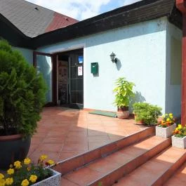 Menta Kávézó & Falatozó, Sarród - Külső kép