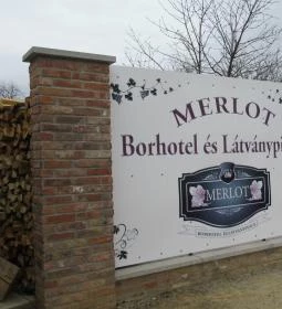 Merlot Látványpince