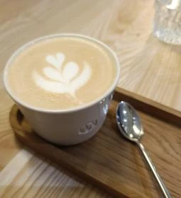 Meron - Egyetem tér