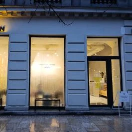 Meron - Egyetem tér Budapest - Külső kép