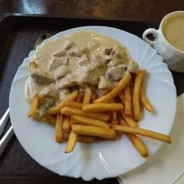 Mester Gyorsétterem & Kávézó Budapest - Étel/ital