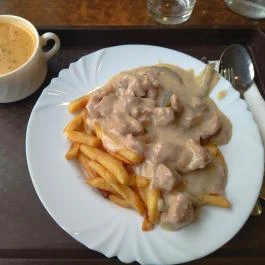 Mester Gyorsétterem & Kávézó Budapest - Étel/ital