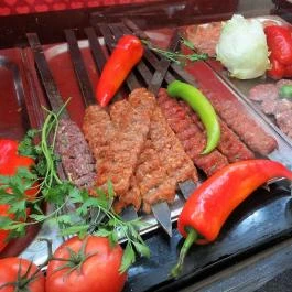 Mevlana Kebab - Corvin Plaza Budapest - Étel/ital