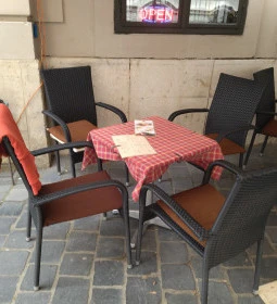 Mézeskalács Kávézó