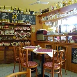 Mézeskalács Kávézó, Budapest - Belső