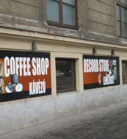 MG Records & Kávézó