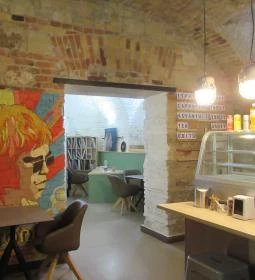 MG Records & Kávézó