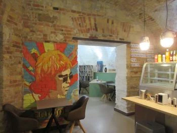 MG Records & Kávézó Budapest