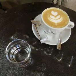 MG Records & Kávézó Budapest - Étel/ital