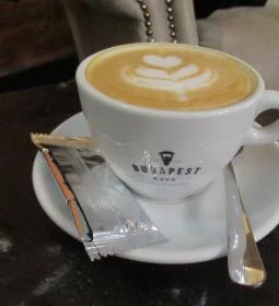 MG Records & Kávézó