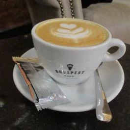 MG Records & Kávézó Budapest - Étel/ital