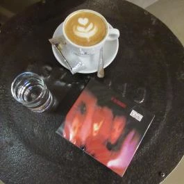 MG Records & Kávézó Budapest - Étel/ital