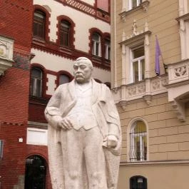 Mikszáth Kálmán-szobor Budapest - Egyéb