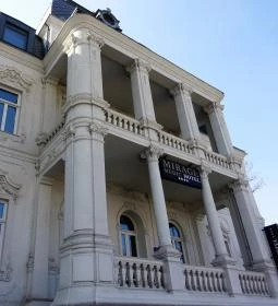 Mirage Fashion Hotel