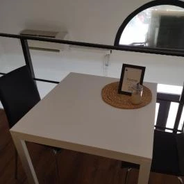 Mishto Café & Deli Budapest - Belső