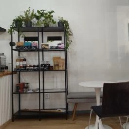 Mishto Café & Deli Budapest - Belső