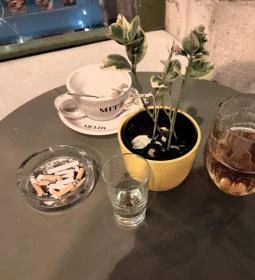 Mitzi. - Kortárs Kávéház & Bár