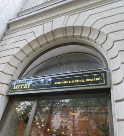 Mitzi. - Kortárs Kávéház & Bár