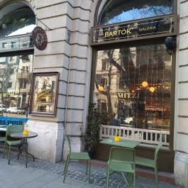 Mitzi. - Kortárs Kávéház & Bár Budapest - Külső kép