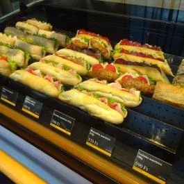 Mlinar Caffe - Corvin sétány Budapest - Étel/ital