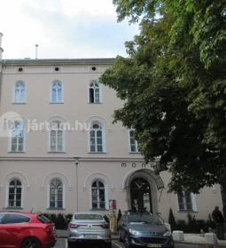 Mona Bar & Restaurant