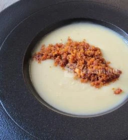 Mona Bar & Restaurant