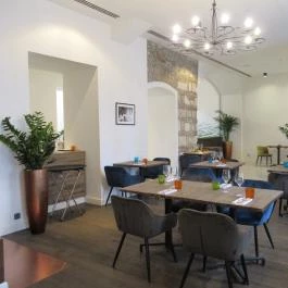 Mona Bar & Restaurant Budapest - Belső