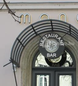 Mona Bar & Restaurant